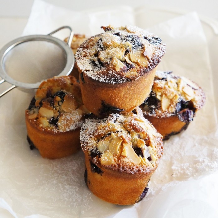 Blueberry & lemon friands